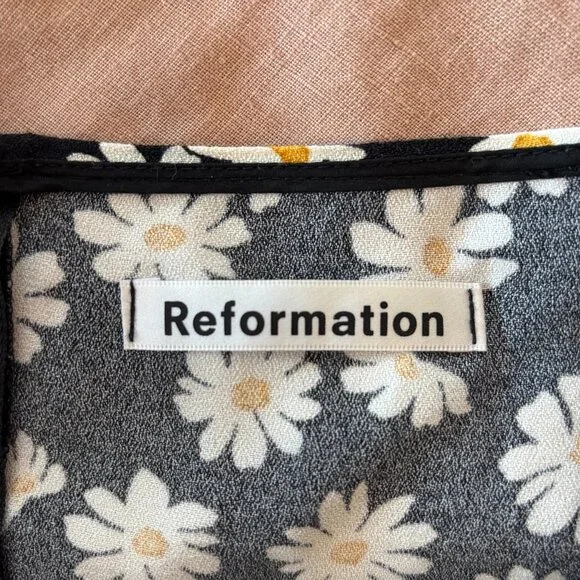 Reformation Margot Skirt, Daisy Print, Size 6 - Picture 5 of 6